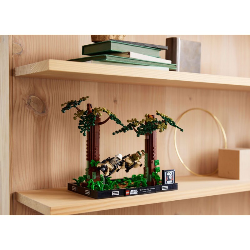 Diorama Urmarire cu speederul pe Endor LEGO Star Wars 75353