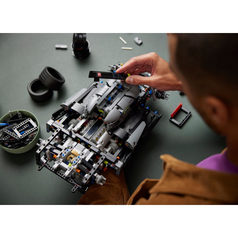 Peugeot 9x8 24H Le Mans Hybrid Hypercar LEGO Technic 42156
