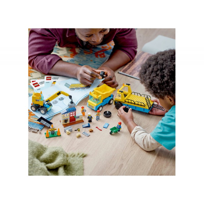 Camioane de constructie si macara cu bila pentru demolari LEGO City 60391