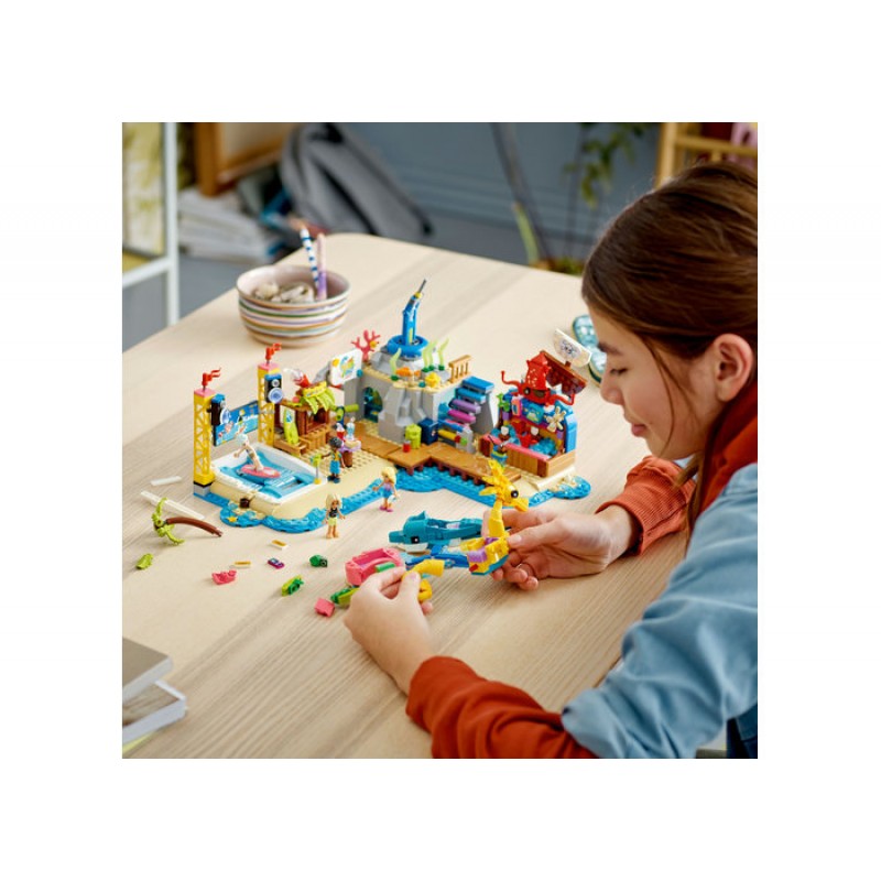 Parc de distractii pe plaja LEGO Friends 41737