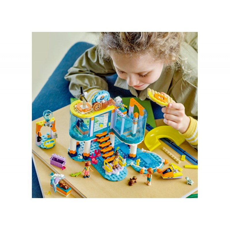 Centru de salvare pe mare  LEGO Friends 41736