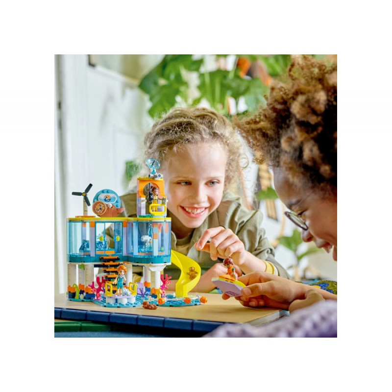 Centru de salvare pe mare  LEGO Friends 41736