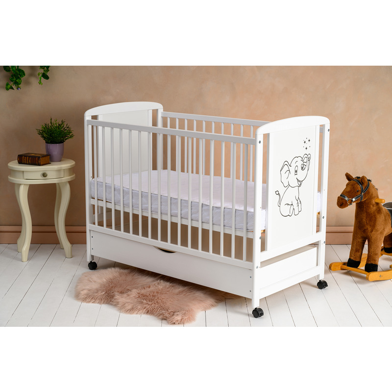 Patut din lemn Timmi Elephant 120x60 cm Cu sertar Din lemn de pin si mdf Inaltime saltea reglabila pe 3 nivele Laterala cu 3 bete detasabile Alb Saltea 12 cm Qmini
