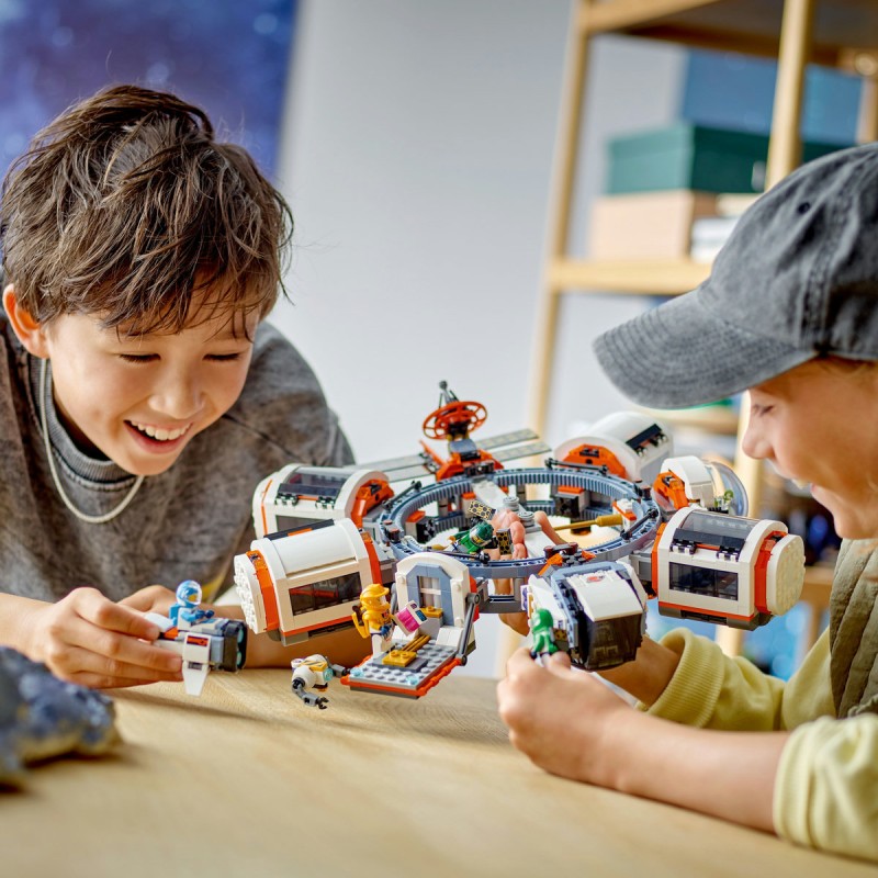Statie spatiala modulara LEGO City 60433