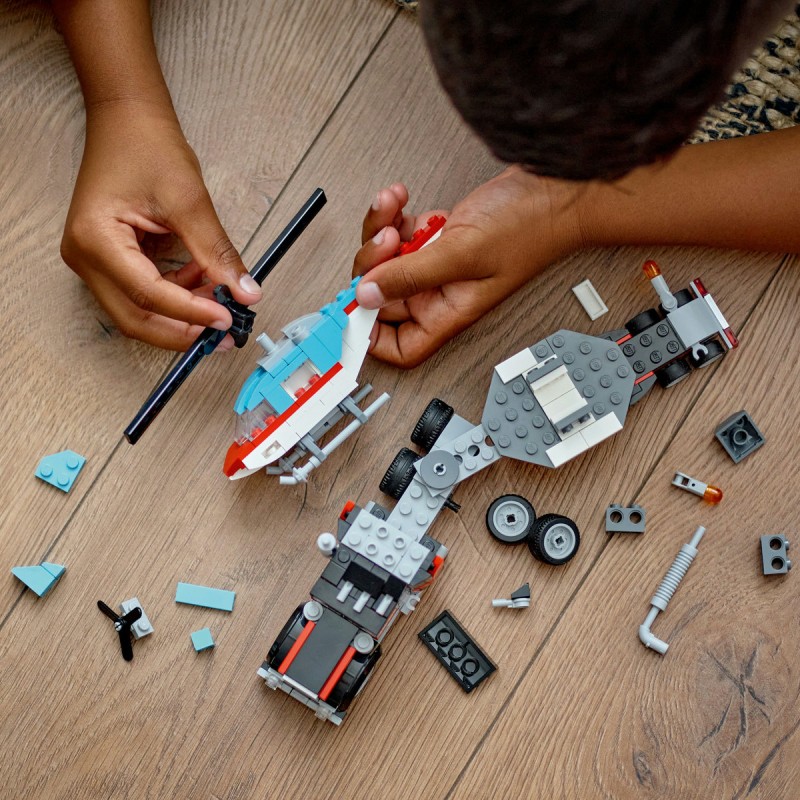 Camioneta cu platforma si elicopter LEGO Creator 31146