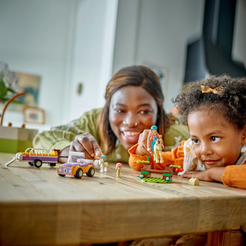 Remorca cu ponei si cal LEGO Friends 42634