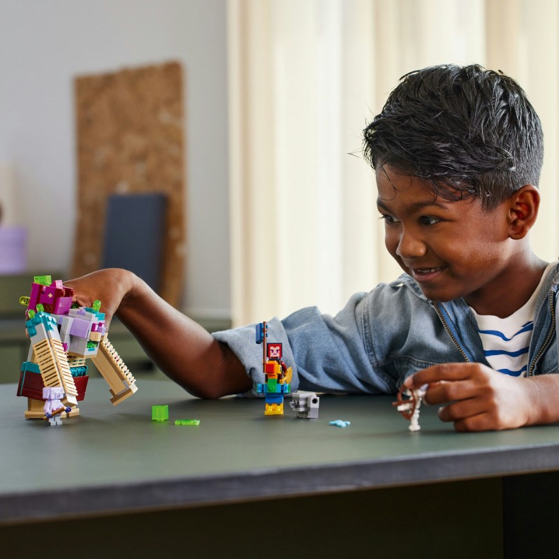 Confruntarea Devoratorului LEGO Minecraft  21257