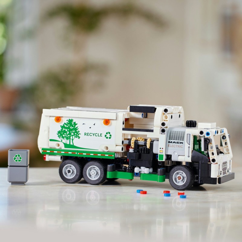 Camion de gunoi Mack LR Electric LEGO Technic 42167
