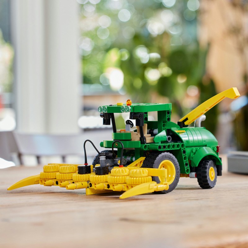 John Deere 9700 Forage Harvester LEGO Technic 42168