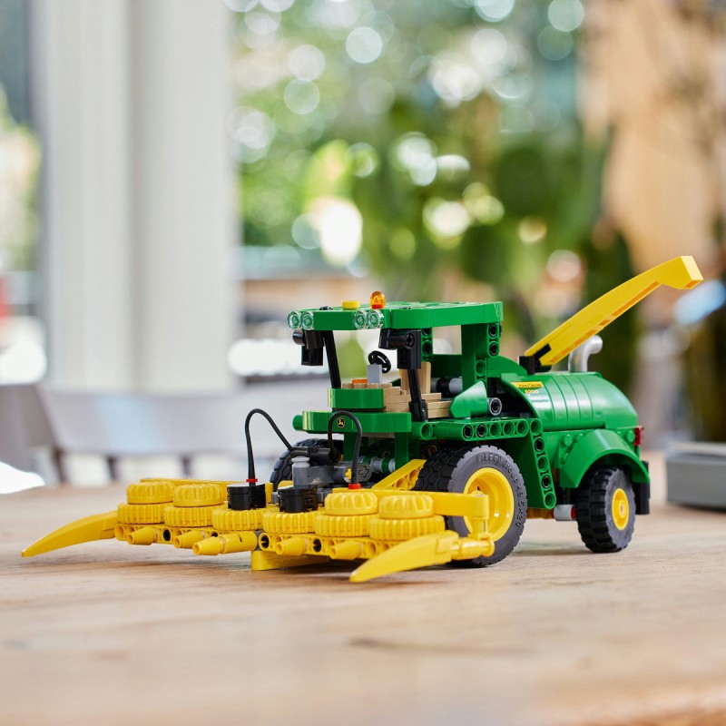 John Deere 9700 Forage Harvester LEGO Technic 42168