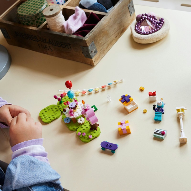 Petrecerea aniversara al lui Julian LEGO Animal Crossing 77046