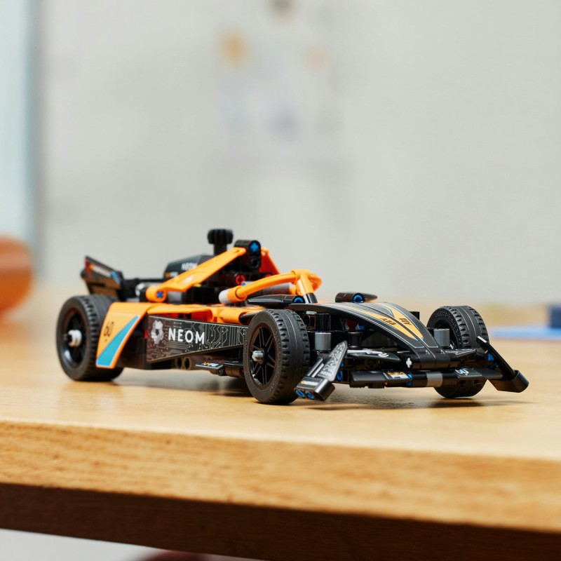 Masina de cursa NEOM McLaren Formula E LEGO Technic 42169