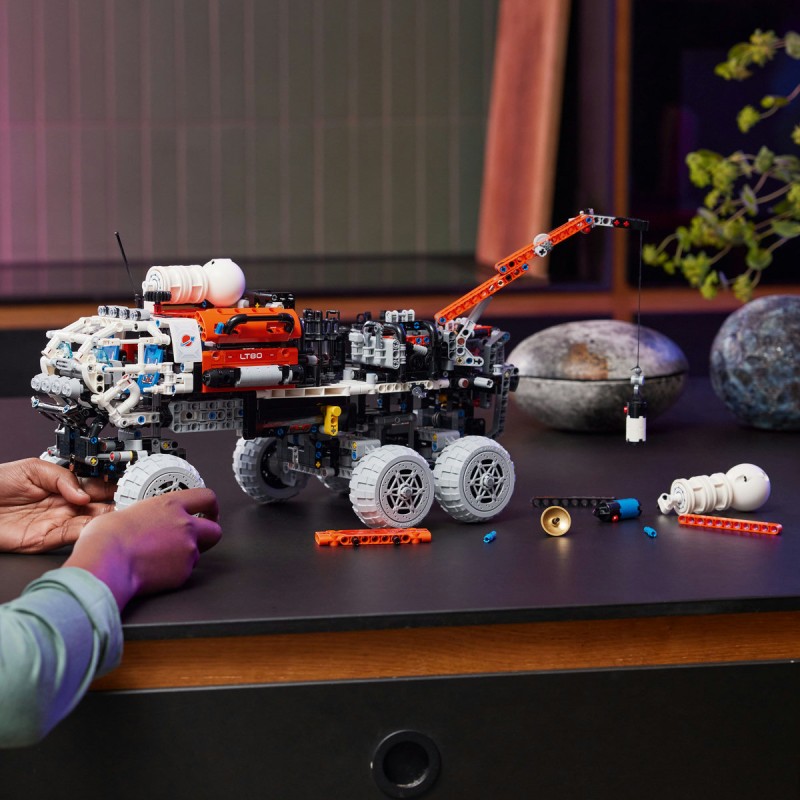 Rover de explorare pe Marte cu echipaj LEGO Technic 42180