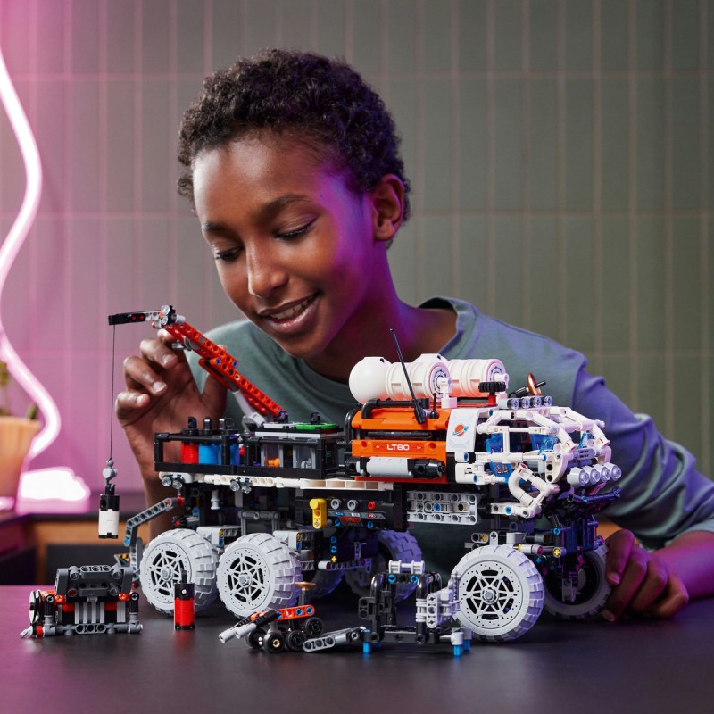 Rover de explorare pe Marte cu echipaj LEGO Technic 42180