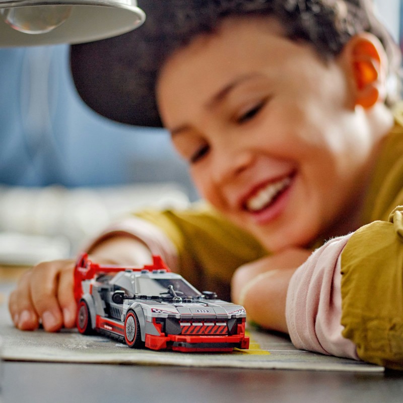 Audi S1 e tron quattro LEGO Speed Champions 76921