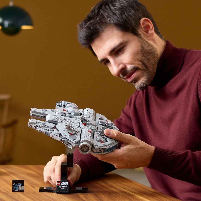 Millennium Falcon LEGO Star Wars 75375