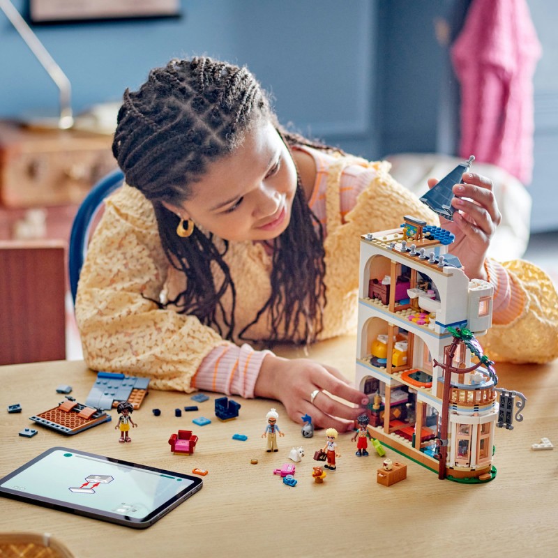 Castelul pensiune LEGO Friends 42638