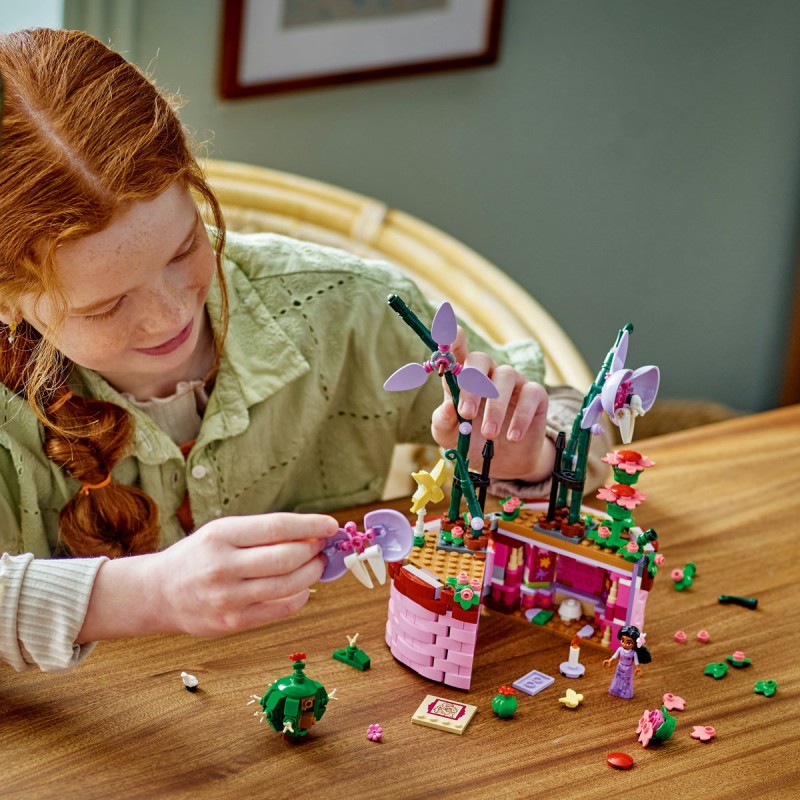 Ghiveciul Isabelei LEGO Disney 43237