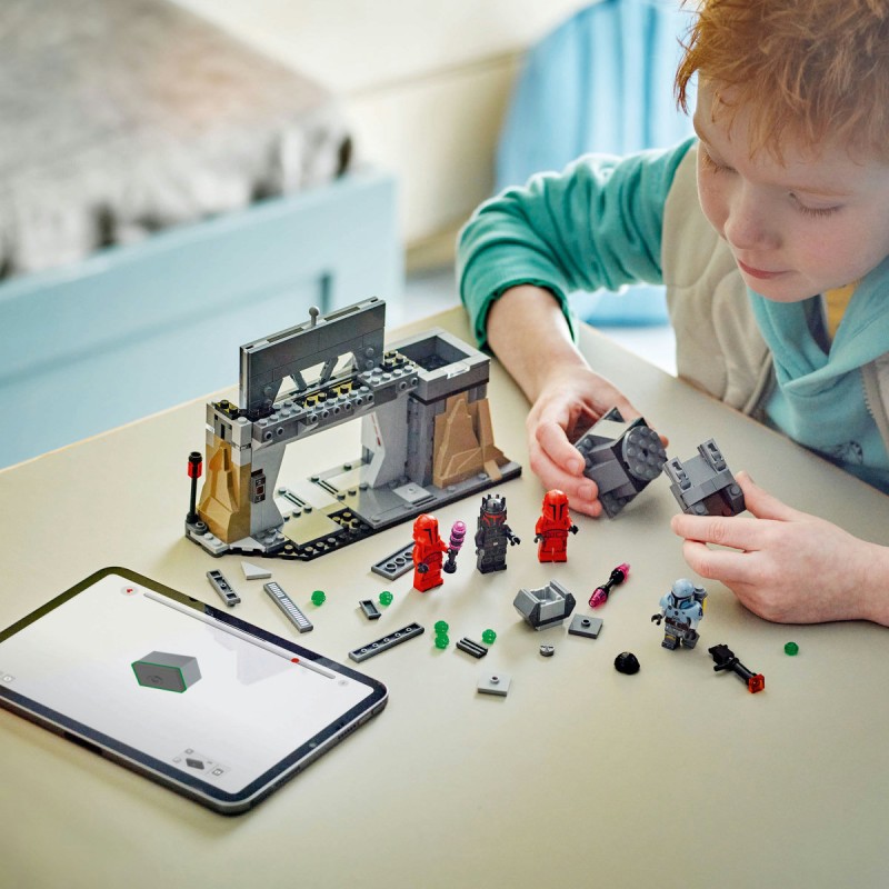 Lupta dintre Paz Vizsla™ si Moff Gideon™ LEGO Star Wars 75386