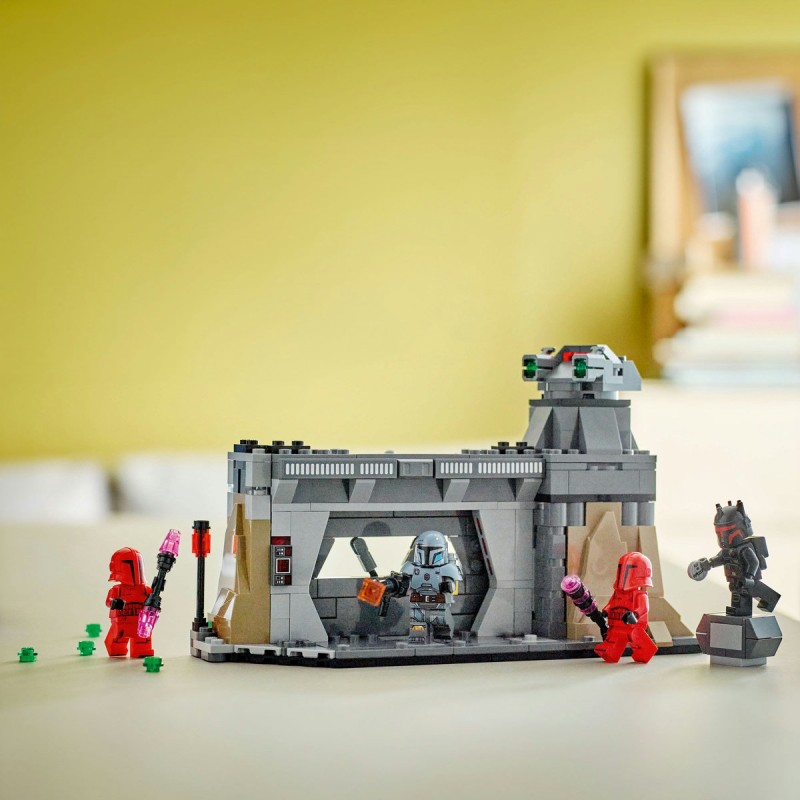 Lupta dintre Paz Vizsla™ si Moff Gideon™ LEGO Star Wars 75386