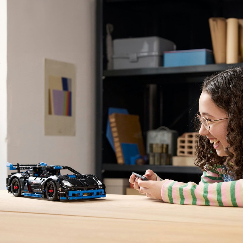Masina de curse Porsche GT4 e-Performance LEGO Technic 42176