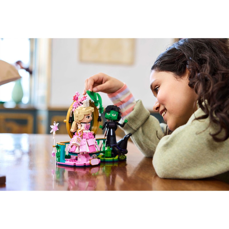 Figurinele Elphaba si Glinda