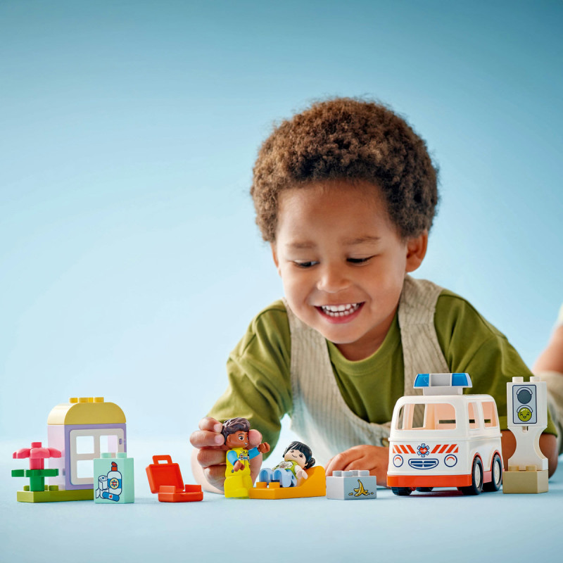 Ambulanta si sofer 10447 LEGO DUPLO
