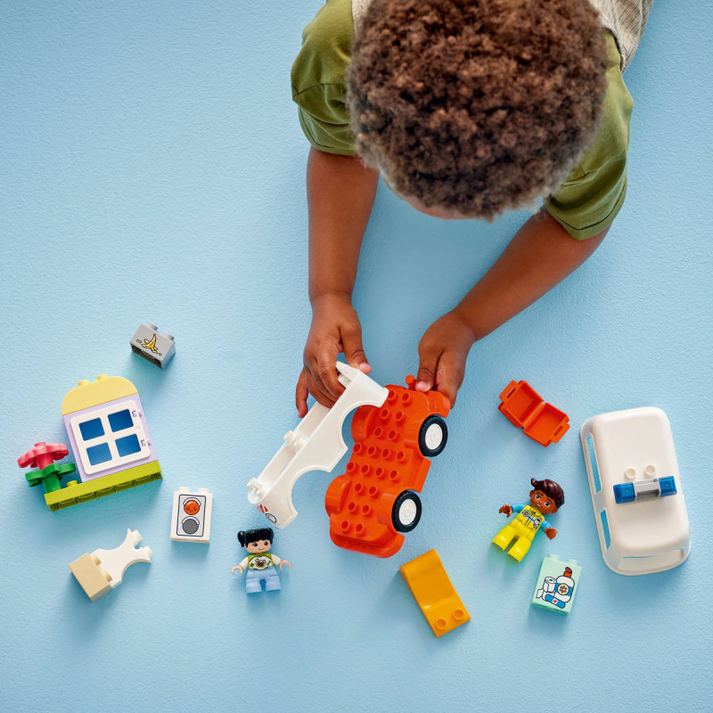 Ambulanta si sofer 10447 LEGO DUPLO