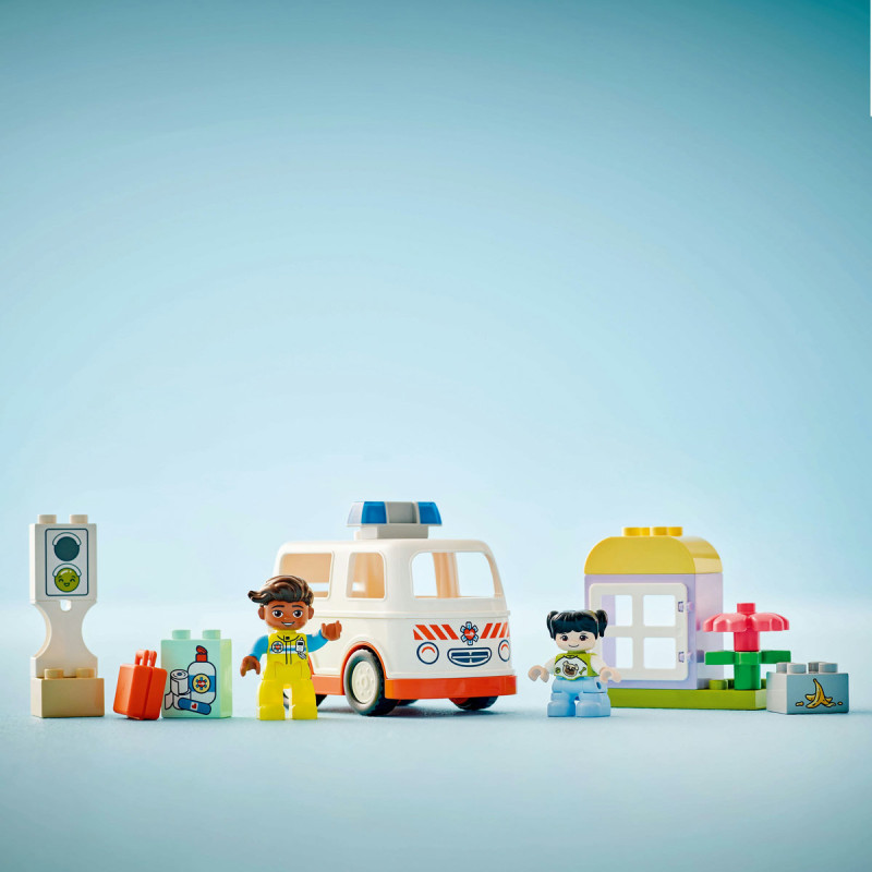 Ambulanta si sofer 10447 LEGO DUPLO