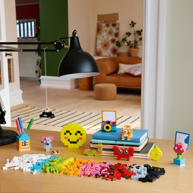 Cutia creativitatii si a veseliei 11042 LEGO CLASSIC
