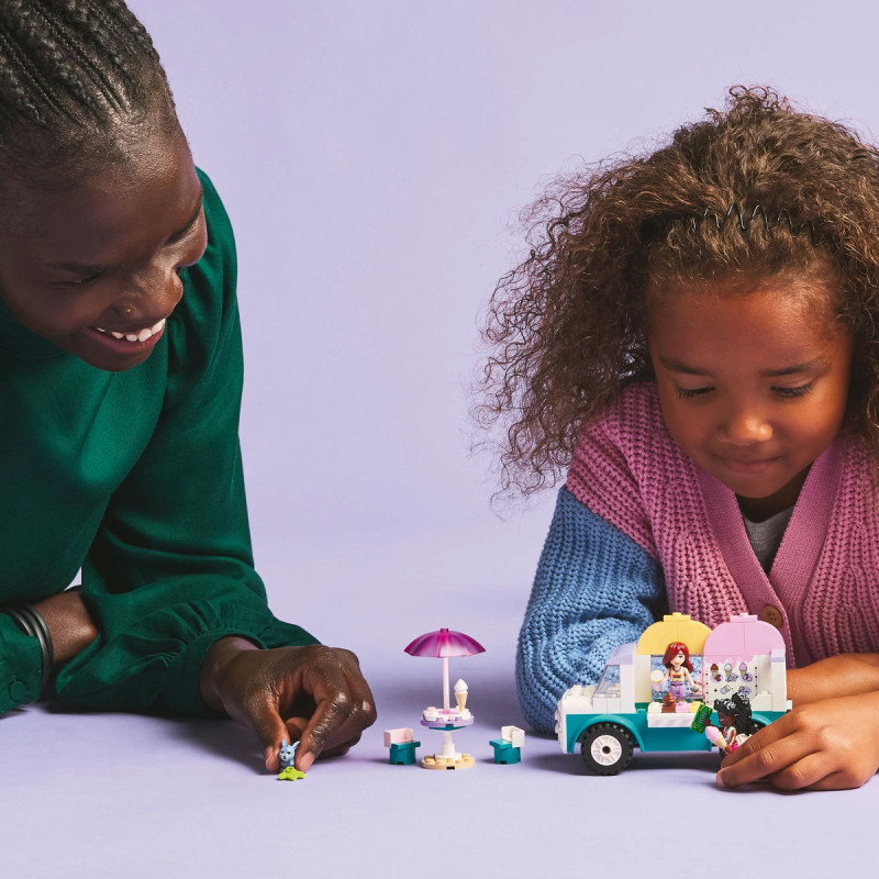 Furgoneta de înghetata în orasul Heartlake 42644 LEGO Friends