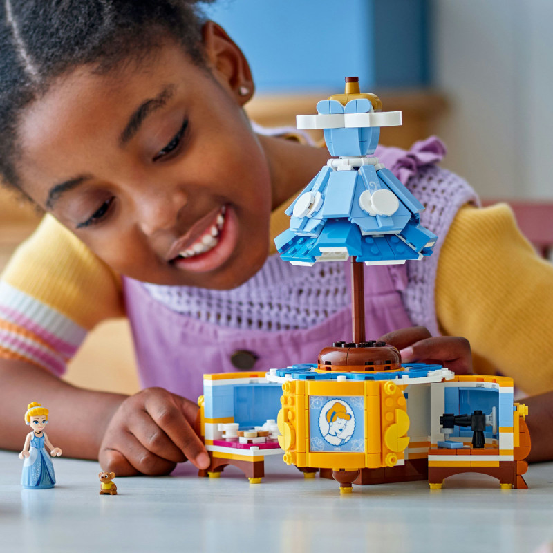 Rochia Cenusaresei 43266 LEGO Disney
