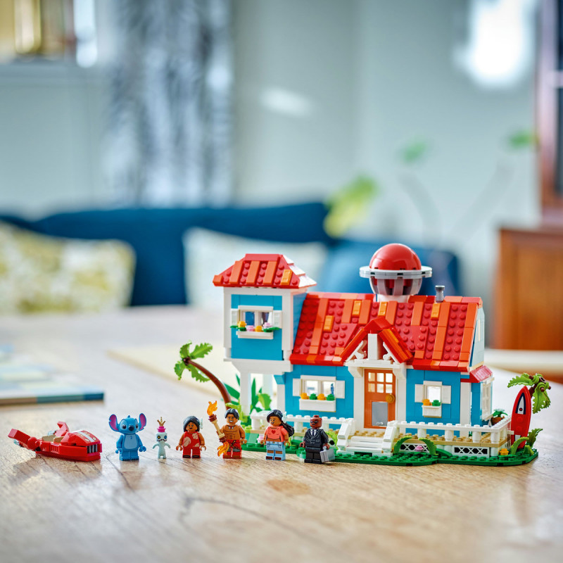 Casa de pe plaja a lui Lilo si Stitch 43268 LEGO Disney