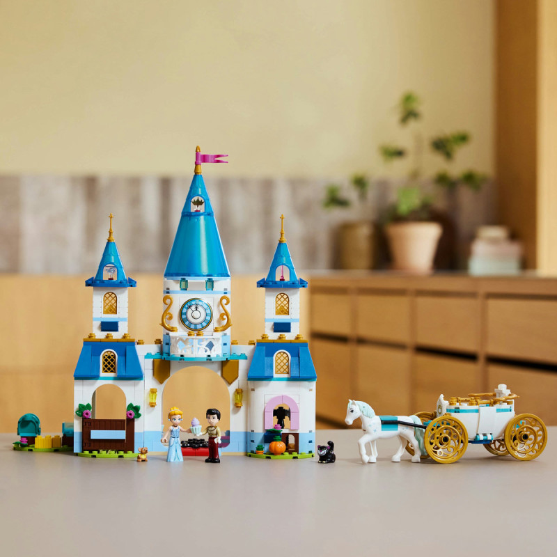 Castelul si caleasca Cenusaresei 43275 LEGO Disney