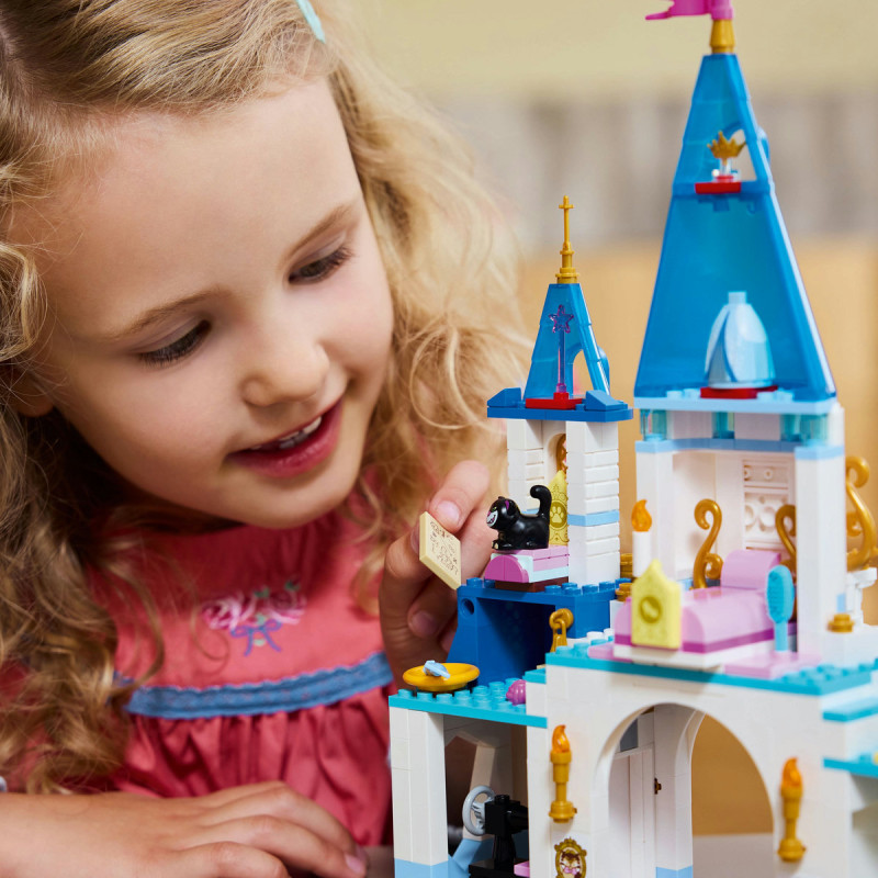 Castelul si caleasca Cenusaresei 43275 LEGO Disney