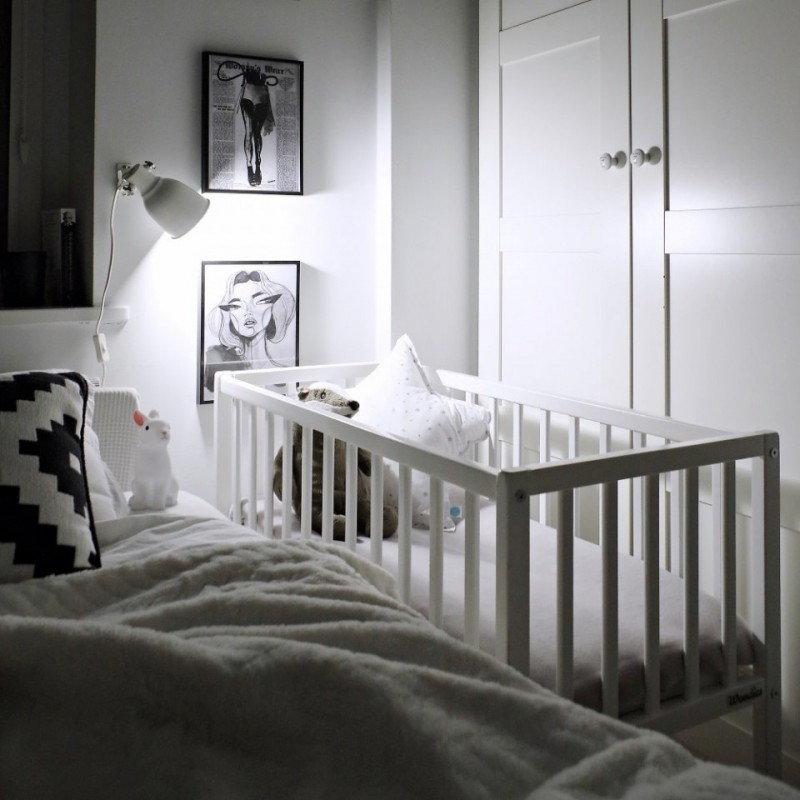 Crib Patut Mic 90 x 40 cm Alb Din Lemn Masiv plus Saltea Confort II 90 cm x 40 cm x 8 cm Set Woodies Dream 