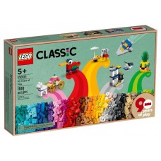 90 DE ANI DE JOACA LEGO Classic 11021