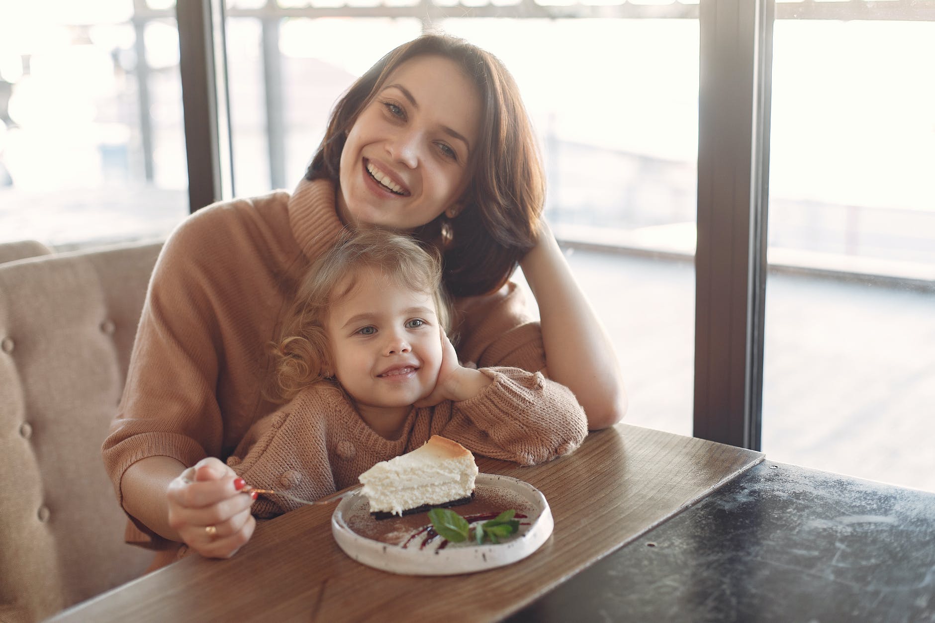 Importanta alimentatiei echilibrate. Cum iti inveti copiii sa manance sanatos?